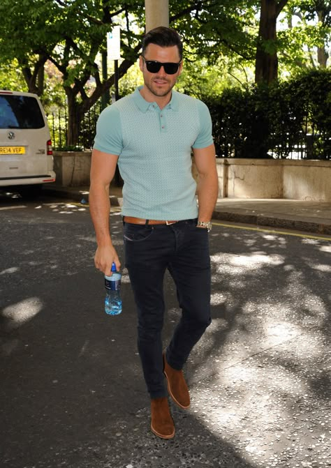 11 Completely Respectable Ways to Wear a Polo Shirt | GQ~MARK WRIGHT Mens Polo Shirt Outfit Casual, Mens Polo Shirt Outfit, Outfits For Teenage Guys, Polo Shirt Outfits, Polo Shirt Style, Polo Outfit, White Jeans Men, Outfit Jeans, Mens Fashion Classy