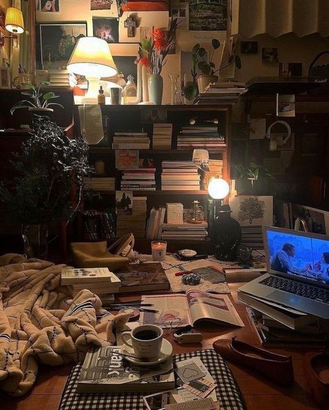 Punk Academia, Shooting Modes, Messy Desk, Dekorasi Kamar Tidur, Room Deco, Pretty Room, Dreamy Room, Dream Room Inspiration, Room Makeover Inspiration