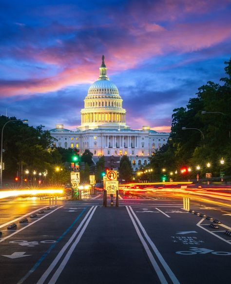 🌃 #WashingtonDCCapital 🏛️ Capital building in Washington DC city at night with street and cityscape, USA. Washington Dc At Night, Dc City, Washington Dc City, White House Washington Dc, Capital Building, United States Capitol, City At Night, Usa Cities, Raincoat Jacket