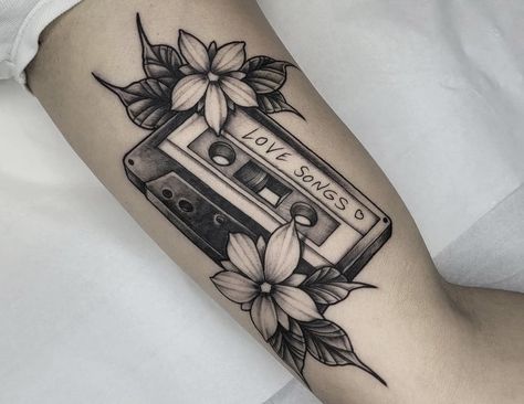 Traditional Tattoo Music, Groot Tattoo, Mum Tattoo, Tattoo Music, Music Tattoo Designs, Music Tattoo, Music Tattoos, Stop Crying, Time Tattoos