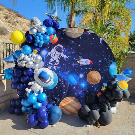 Space Party Decorations, Astronaut Party, Astronaut Birthday, Space Theme Party, Round Backdrop, Space Birthday Party, Space Baby, Travel Theme, Space Birthday