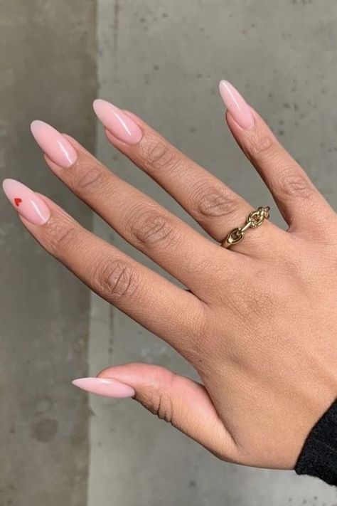 CHIC NAILS FOR VALENTINE'S DAY Bridesmaids Nails, Kutek Disney, Unghie Sfumate, Nude Nail Designs, Nagel Tips, Girly Acrylic Nails, Minimalist Nails, Dream Nails, Chic Nails