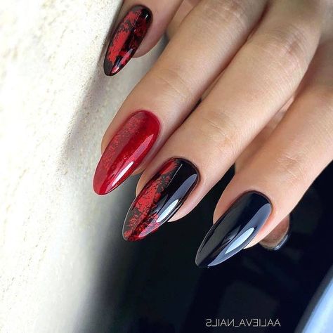 Kutek Disney, Unghie Sfumate, Nagellack Trends, Diy Acrylic Nails, Beauty Nails Design, Black Nail Designs, Black Nail, Oval Nails, Funky Nails