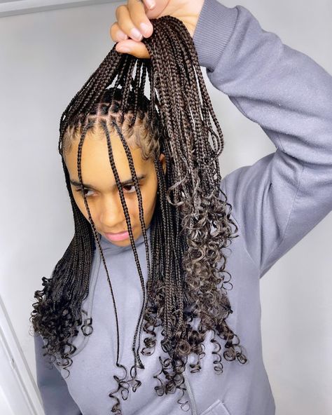 All Posts • Instagram Bra Strap Length Braids, Knotless Braids Mid Back Length, Mid Length Knotless Braids, Mid Back Braids, Back Braid, Braiding Hair Extensions, Braid In Hair Extensions, Knotless Braids, Hair Dresser