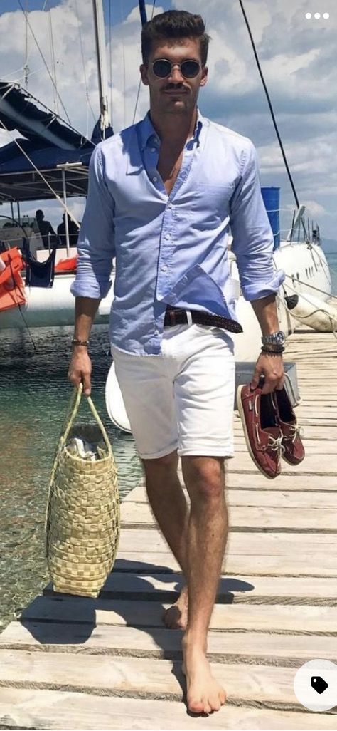 Mens Resort Outfits, Mens Sailing Outfit, Summer Sailing Outfits, Beach Outfit Men, Boat Fashion, Mens Summer Outfits, Mens Casual Outfits Summer, Mens Fashion Smart, Beach Wear Men