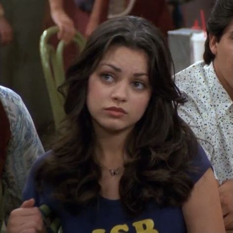 Whispy Front Bangs With Layers, 90s Pretty, Jackie Burkhart, Female Faceclaims, Fall 23, Hair Things, 90s Hairstyles, روتين العناية بالبشرة, Mila Kunis