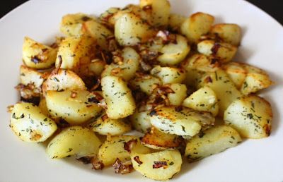 How to make sauteed potatoes Sauted Potatoes, Potatoes With Onions, Sauteed Potatoes, Skillet Potatoes, Potato Onion, Onion Recipes, Best Recipe, Cooking Oil, Potato Recipes