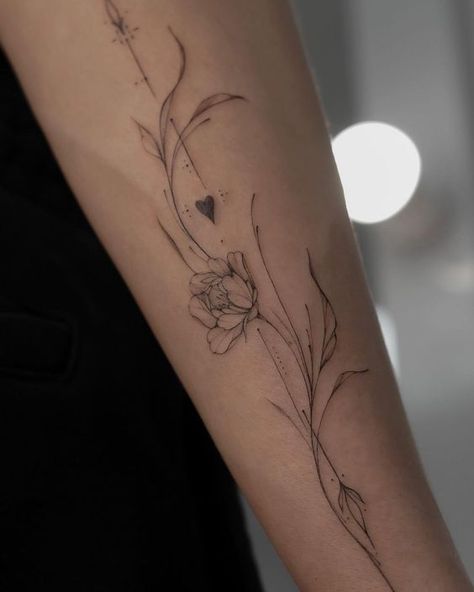 🤍 | Instagram Line Tattoo Arm, Thumb Tattoos, Feminine Tattoo Sleeves, Beautiful Flower Tattoos, Inspiration Tattoos, Spine Tattoos, Subtle Tattoos, Sleeve Tattoos For Women, Feminine Tattoos