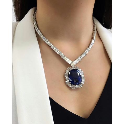 Another beauty from our Magnificent Jewels Sale : A 90.97ct Ceylon unheated #sapphire and diamond pendant necklace #ChristiesJewels #ChristiesHK Diamond Jewerly, Necklace Royal, Beautiful Diamond Necklace, Beautiful Jewelry Diamonds, Necklace Aesthetic, Blue Sapphire Necklace, Sparkle Necklace, Diamond Necklaces, Luxury Necklace