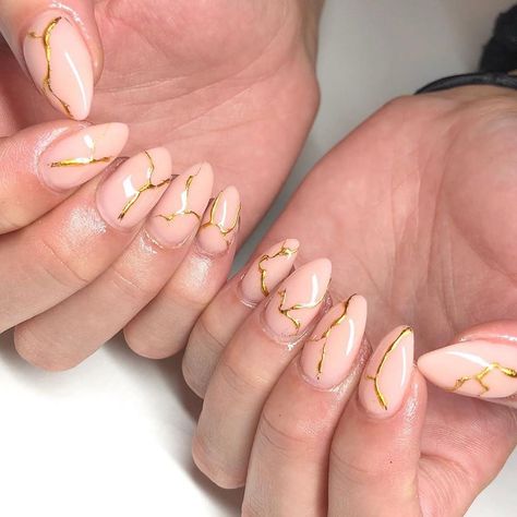 Kintsugi Nail Art, Kintsugi Nails, Foil Nail Designs, Gold Nail Designs, Gel Extensions, Stick It, Foil Nails, Hair Nails, Chrome Nails