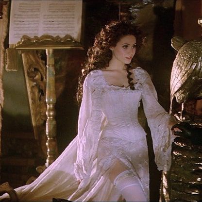 🇷🇴 Bianca🌿 on Instagram: “Emmy Rossum as Christine Daaé in The Phantom of the Opera*2004*. I didn't even noticed that Emmy was in this movie. I watched it when I was…” Phantom Of The Opera 2004, Opera Dress, Cold Heart, Christine Daae, Music Of The Night, The Phantom Of The Opera, Emmy Rossum, By Any Means Necessary, Princess Aesthetic