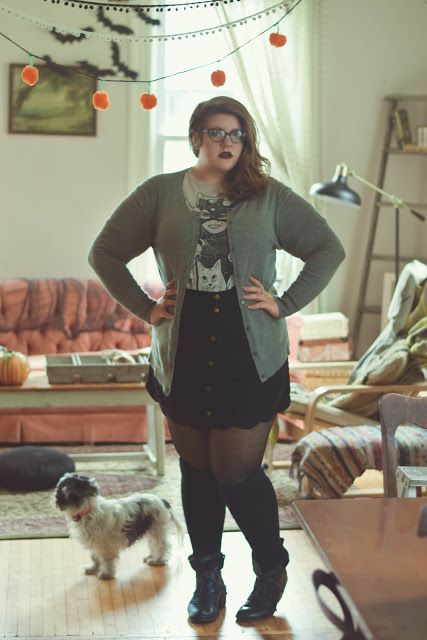 Quirky, retro, witchy style. Plus-size, curvy outfit. Cardigan, graphic tee, suede skirt, over the knee socks, boots.  The Classy Junk Plus Size Outfit Formulas, Plus Size Hobbitcore, Plus Size Witchy Outfits Casual, Witchcore Fashion Plus Size, Witchy Fashion Plus Size, Plus Size Punk Outfits, Junk Decorating, Plus Size Emo Outfits, Plus Size Punk Fashion