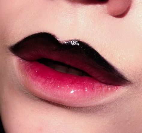 Joker Lips, Lips Inspiration, Pop Art Lips, Beginner Eyeshadow, Makeup Life Hacks, Lip Art Makeup, Makeup Tumblr, Makeup Lips, Real Techniques