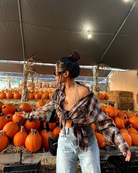 Melanie Patricia Cruz, Cruz Outfits, Oufits Casual, Fall Fit, Time Of The Year, The Year, On Instagram, How To Wear, Quick Saves