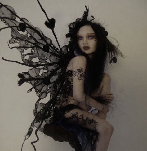 Goth Fairy Aesthetic, Dark Fairy Outfit, Faerie Goth, Dark Fairy Costume, Pixie Aesthetic, Pixie Costume, Faerie Costume, Fairy Costume Diy, Demon Costume