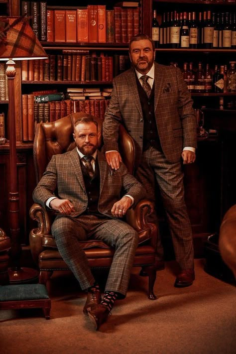 Men British Style, British Suits Men Vintage, Gentleman’s Club, The Gentlemen Movie Style, Gentlemans Club Aesthetic, English Gentleman Style Vintage, British Gentleman Style, Classic British Style Men, Men With Class Gentleman Style