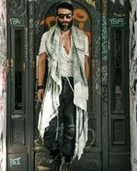 Patchwork Festival Outfit, Mens Burning Man Outfits, Burning Man Fashion Men, Bohemian Male Outfit, Bohemian Fashion Men, Burning Man Outfits Male, Bohemian Mens Fashion, Electro Festival Outfit, Bohemian Outfit Men