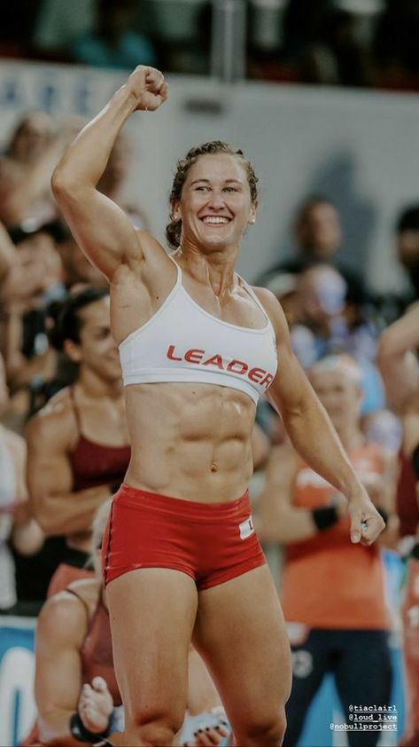 Female Crossfit Athletes, Buff Women, Crossfit Women, Ripped Girls, Crossfit Girls, Crossfit Games, People Watching, Crossfit Athletes, Sport Top