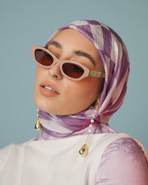 Silk Scarf Photoshoot, Hijab Sunglasses, Nawal Sari, Hijab Shoot, Retro Hijab, Women In Hijab, Scarf Fashion Photography, Hijab Photoshoot, Hajib Fashion