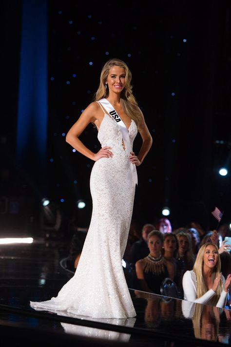 #MissUSA #OliviaJordan wore this #BERTA dress to perfection during #MissUniverse <3 Berta Dress, Miss Universe 2015, Olivia Jordan, Pageant Makeup, Berta Bridal, Be A Queen, Miss Usa, Miss Universe, Beauty Queens