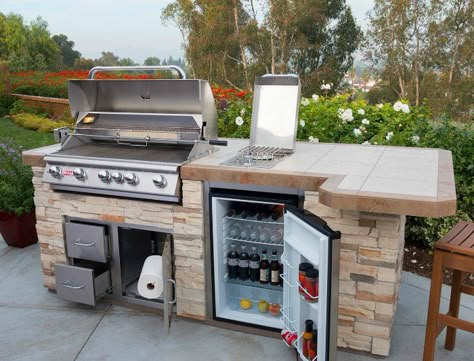 Outdoor Grill Island, Grill Diy, Ideas Terraza, Island Storage, Diy Grill, Outdoor Bbq Grill, Outdoor Kitchen Countertops, Grill Island, Outside Kitchen