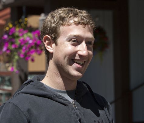 Mark Zuckeberg Be A Millionaire, Mark Zuckerberg, Business Insider, Interesting Articles, Funny Images, Coaching, Funny, How To Wear