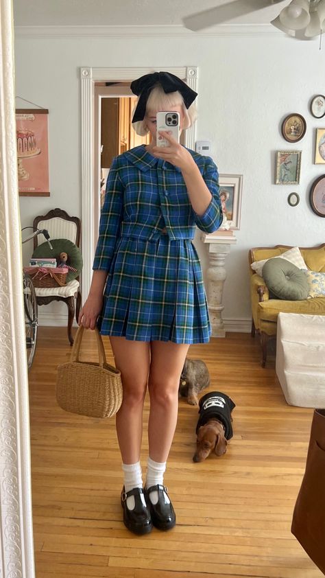 Casual Vintage Outfits 60s, 90s Pastel Fashion, Preppy Vintage Outfits, Quirky Aesthetic Outfit, Twee Fashion 2022, Vintage Preppy Outfits, Twee Style 2022, 50s Preppy, Retro Plaid Skirt Outfit