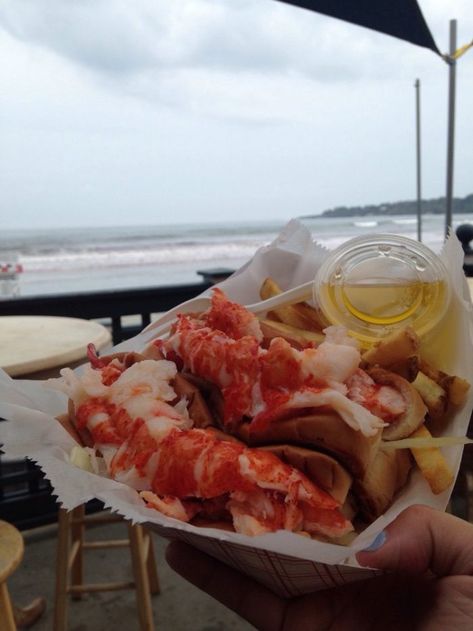 10 Best Beachfront Restaurants In Rhode Island Weekapaug Rhode Island, Charlestown Rhode Island, Travel Charcuterie, Rhode Island Aesthetic, Tumble Weeds, Rhode Island Food, Summer Sisters, Rhode Island Vacation, Feeling Salty