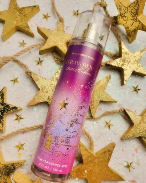 🍓Strawberry❄️Snowflakes, '24!⭐️ 🍓Strawberry Snowflakes has returned! I’ve always been a big fan of this one, so I am happy to see it! (It smells just the same this year!) If you have never sniffed this one previously, definitely give it a try! There's something about this one that really works with my body chemistry! ❄️Coming up, tomorrow, I’ll have a post featuring ALL of the different, packaging Strawberry Snowflakes has had through the years. I have a lot of thoughts on this, so we can... Strawberry Snowflakes Perfume, Strawberry Snowflakes, Body Chemistry, Pampering Routine, Fragrance Mist, Smell Good, Body Works, Bath And Body Works, Hair Growth