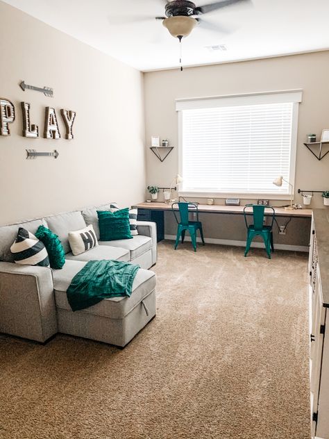 Playroom Ideas With Desk, Homeschool Room Ideas In Living Room, Homework Area In Family Room, Living Room Homework Station, Small Homework Station, Playroom With Desk Area, Play And Study Room Ideas, Homework Station Built In, Ikea Homework Station