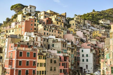 Wondering what hotels or hostels to stay in when traveling Italy? This is the ultimate Italy accommodation guide, for every price point. Traveling Italy, Italy Hotel, Italy Trip Planning, Italy Hotels, Triple Room, Italy Itinerary, Italy Trip, Train Station, Italy Travel