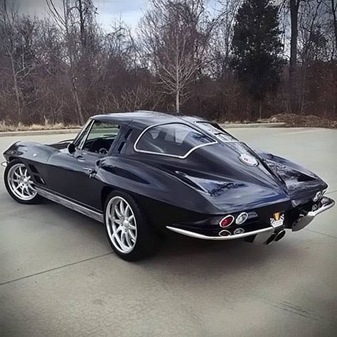 63 63 Corvette Stingray, Ford Mustang 1969, Corvette C2, Classic Corvette, Dodge Muscle Cars, Chevy Muscle Cars, Corvette Stingray, Chevy Corvette, American Muscle Cars