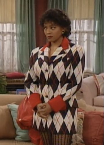 Regine Hunter Outfits, Regine Living Single Outfits, Living Single Outfits, Living Single 90s Outfits, Regine Hunter, Sitcom Fashion, Style Icons Inspiration, 90s Outfits, 90s Sitcoms