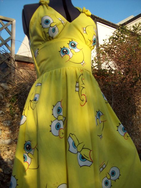 A party dress made from a Spongebob bedsheet! Sponge Bob Dress, Spongebob Wedding, Spongebob Clothes, Spongebob Things, Spongebob Dress, Spongebob Stuff, Party Dress Inspiration, Spongebob Pics, Spongebob Birthday Party