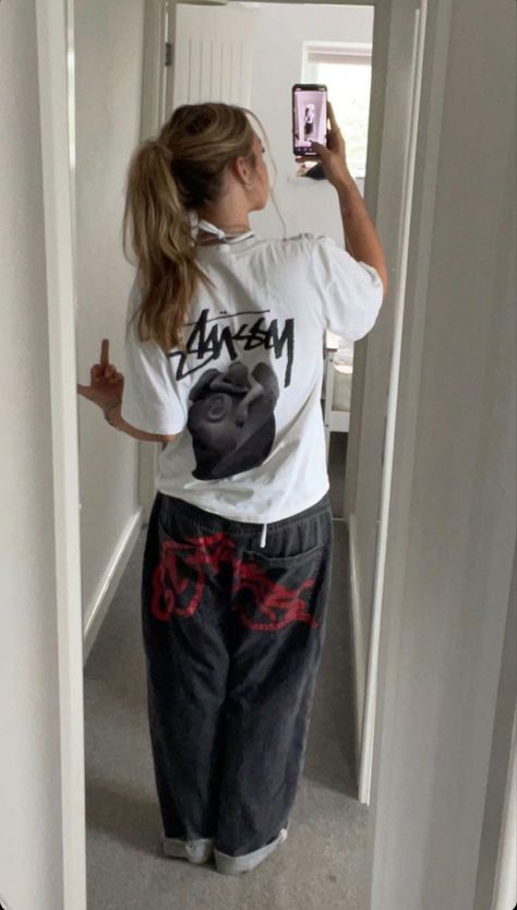 stussy streetwear outfit outfitspo Stussy Tee, Pakaian Hipster, Baggy Style, Neue Outfits, Looks Street Style, Swaggy Outfits, Cute Everyday Outfits, Fashion Streetwear, Mode Inspiration