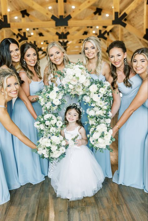 Wedding Party Of 6 Pictures, Funny Bride And Bridesmaid Pictures, Photo Ideas For Bride And Bridesmaids, Lavender Toss Wedding Pictures, Cute Wedding Photos Bridesmaids, Bridal Party With Flower Girl, Six Bridesmaids Photos, Wedding Poses Bride And Bridesmaids, Bridal Party Photography Ideas