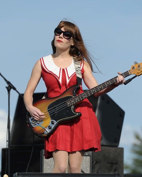 Jenny Lewis’s New Band, NAF, and History of the Indie Look | Vogue Indie Girl Style, Pin Up Costume, Mini Frock, Outfits 2014, Jenny Lewis, 2010s Fashion, Indie Girl, Dream Girl, Indie Fashion