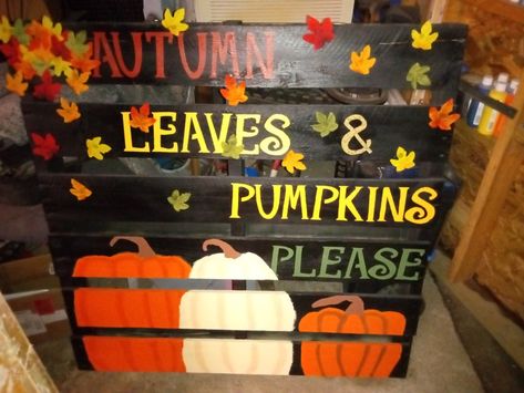 Old pallet diy, crafts for outdoors, wood crafts, outside decorations ideas diy Fall Painted Pallet Ideas, Thanksgiving Pallet Ideas, Pallet Pumpkins Diy, Pallet Halloween Projects, Fall Pallet Ideas, Fall Pallet Projects, Painted Pallets Ideas, Halloween Pallet Projects, Pallet Halloween Decorations