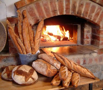 Bread Wood Fired Oven Recipes, Wood Burning Oven, Bread Oven, Real Bread, Wood Oven, Fire Food, French Bakery, Wood Fired Pizza Oven, Pizza Oven Outdoor