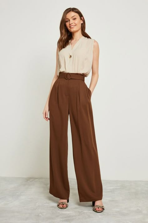 Dress With Wide Belt Outfit, Brown Formal Outfit Woman, Brown Trousers Outfit Formal, Semi Formal Earth Tone Outfit, Brown Cullote Outfit, Women's Trousers Outfits, Work Outfits Women Trousers, Trouser Formal Women, Styling Brown Wide Leg Pants