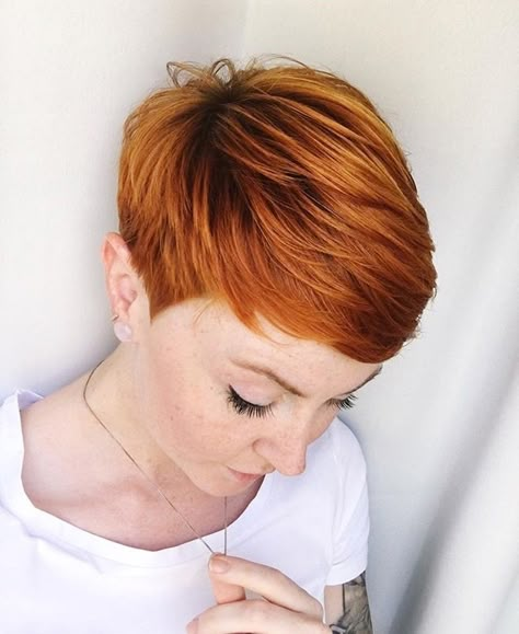 Classic Haircut, Short Straight Hair, Alternative Hair, Penteado Cabelo Curto, Short Pixie Haircuts, Short Haircut, Trending Hairstyles, Short Hair Styles Pixie, Pixie Cuts