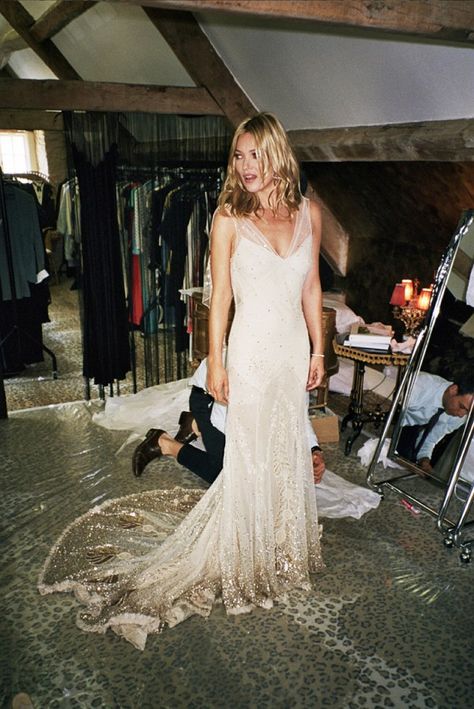 The Lovettes (Clare) - Finding ‘The One', Eight Wedding Dress Hunting Observations | Love My Dress® UK Wedding Blog Kate Moss Wedding Dress, Famous Wedding Dress Designers, Kate Moss Wedding, Jamie Hince, Celebrity Wedding Dresses, Iconic Weddings, Vogue Wedding, Dior Vintage, Nicole Richie