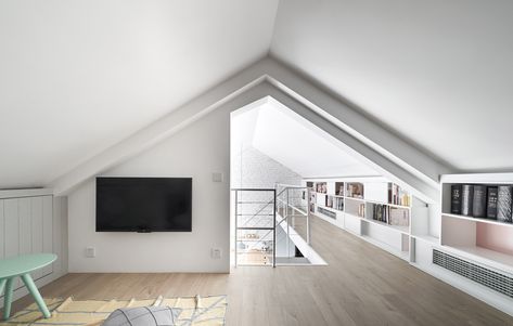 Mid Century Apartment, Urban Apartment, Attic Apartment, Family Apartment, Loft Room, Attic Bedroom, Attic Rooms, Loft Conversion, Design Del Prodotto