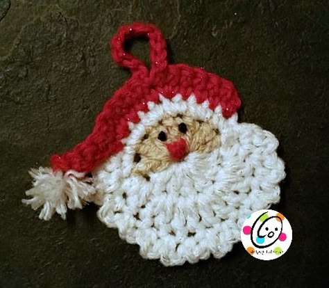 Crochet Ornament Patterns, Confection Au Crochet, Crochet Santa, Crochet Xmas, Crochet Christmas Decorations, Christmas Calendar, Crochet Ornaments, Holiday Crochet, Crochet Christmas Ornaments