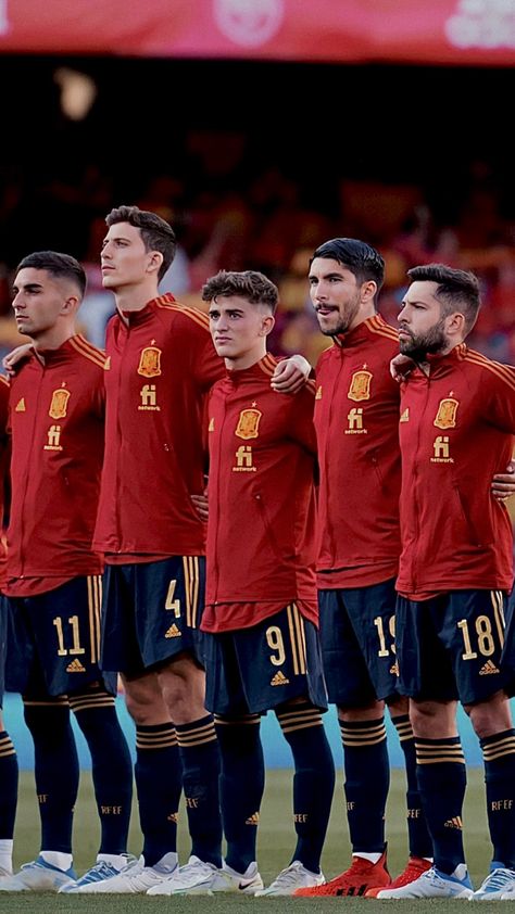 Spain National Football Team, Fc Barcelona Players, Spain Soccer, Spain Football, Soccer Fifa, Fc Barcelona Wallpapers, Football Players Photos, Barcelona Team, Barcelona Players