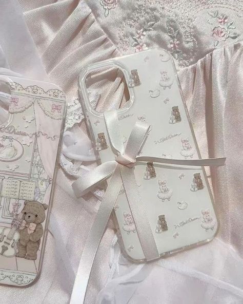 🎀🤍🦢coquette styled phone cases 🌸 like n follow ♡ @xquixite for more💌 . ⋆ ˚｡⋆୨୧˚　˚୨୧⋆｡˚ ⋆ . #coquetteaesthetic #coquette #coquettegirl #dolletteaesthetic #dollettegirl #aesthetic #explorepage #pinterestgirl #girlblog #girlaesthetic #floral #girlblogger #bows #pink #xquixite Light Pink Phone Case, Iphone Decor, Coquette Phone Case, Pink Phone Case, Phone Things, Bows Pink, Aesthetic Accessories, Phone Case Cute, Girly Phone Cases