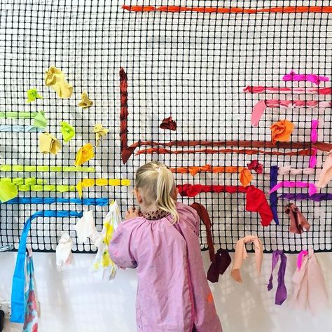 Little Ginger Studio on Instagram: "New giant weaving wall installed yesterday and it’s hard to concentrate on doing work in the studio - I just wanna weave! Come check it out tomorrow in Art Playgroup - lots of fun for 1.5-5 year olds and fun starts at 10am 🌸" Diy Textiles Projects, Art Provocations, Textiles Projects, Diy Kids Toys, Night Art, Art Workshop, Process Art, Art Business, Art Classroom