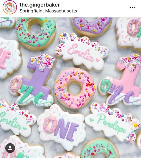 Donut Birthday Cake, Doughnut Party, Donut Themed Birthday Party, First Birthday Cookies, First Birthday Cupcakes, 1st Birthday Girl Decorations, Birthday Donuts, Donut Birthday Parties, Twin First Birthday