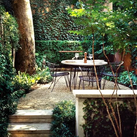 WRITERS GARDEN — MARGIE RUDDICK LANDSCAPE Small Courtyard Gardens, Courtyard Gardens Design, Have Inspiration, Diy Fairy, City Garden, Courtyard Garden, Garden Cottage, Garden Fence, Back Garden