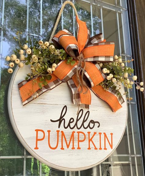 Fall Wood Crafts, Wooden Wreath, Fall Wood Signs, Wreath Door Hanger, Door Hangers Diy, Wooden Signs Diy, Pumpkin Door Hanger, Door Signs Diy, Wooden Door Signs